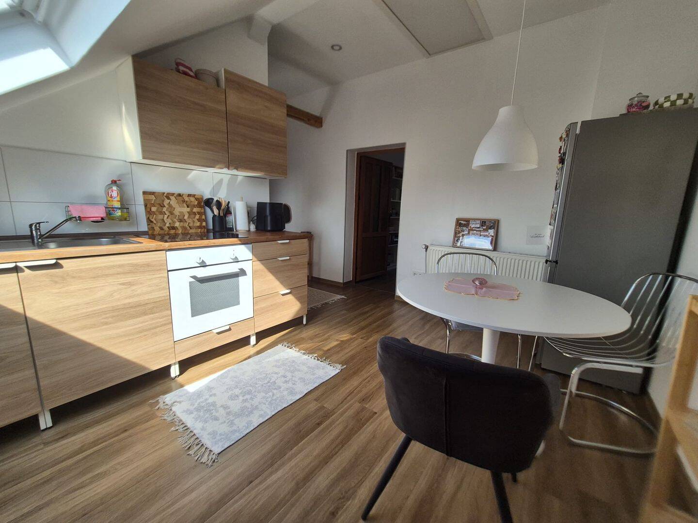 Dachgeschosswohnung mit Eingebauten Küche – Duisburg – Vorschaubild 8