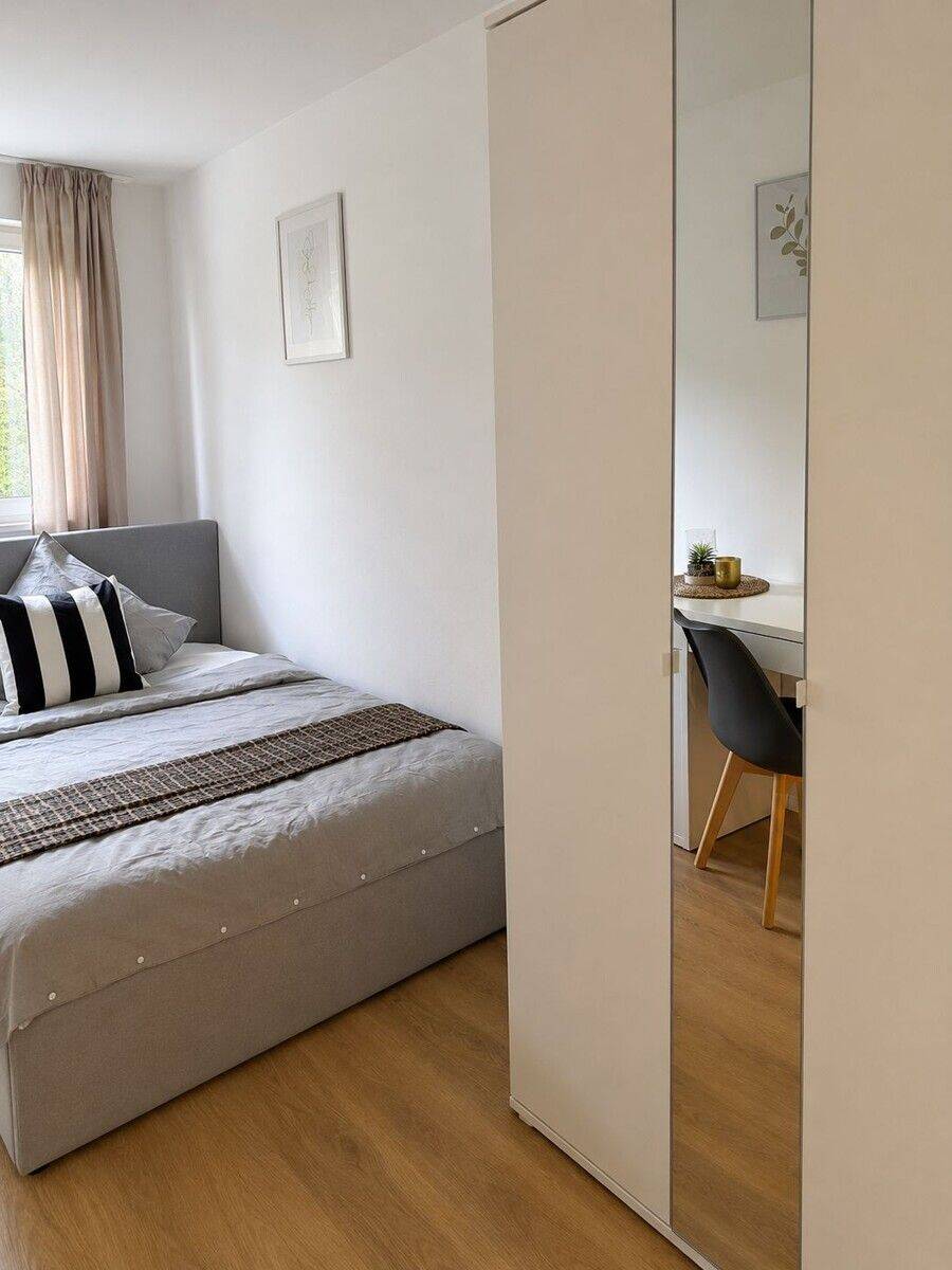 Möbliertes WG-Zimmer mit Balkon am Westkreuz – München – Vorschaubild 6