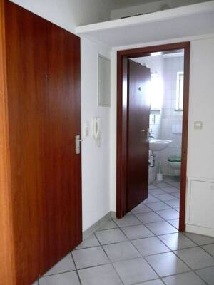Helle 2-Zimmer-Wohnung Fürth-Ronhof – 90765 Fürth – Vorschaubild 2