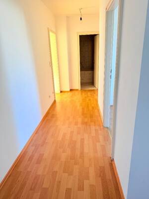 Lichtdurchflutete 3-Zimmer-Wohnung mit Balkon und Blick ins Grüne – 81927 München – Vorschaubild 5