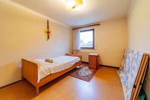 Charmante, modernisierungsbedürftige DHH mit Garage und schönem Garten in gefragter Lage in Erlangen – 91052 Erlangen – Vorschaubild 8