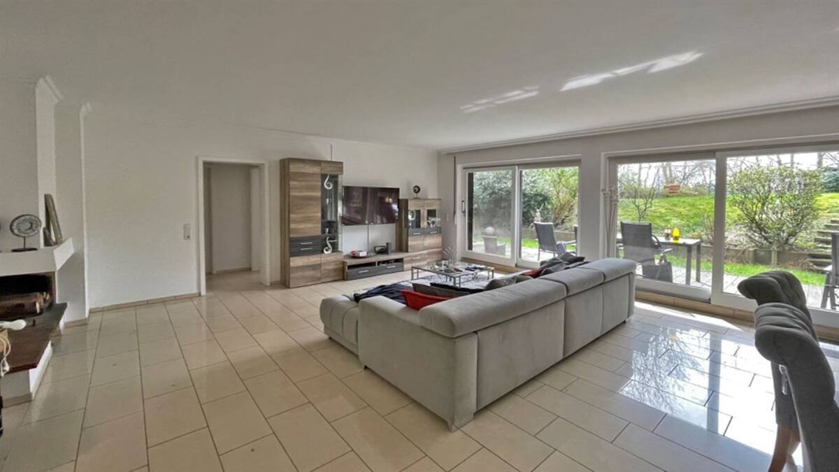 Immobilien-Richter: Elegante 3-Zimmer-Wohnung mit Traumgarten in Toplage von Düsseldorf-Ludenberg – 40625 Düsseldorf – Bild 1 von 9
