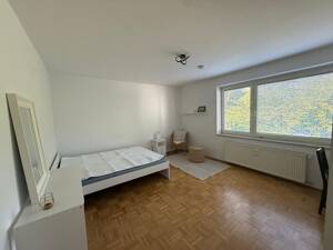 Top Lage Nähe BMW & FIZ, Park, Freibad, Einkaufsmöglichkeiten, Post, U-Bahn, Bus, A9, ruhige Lage