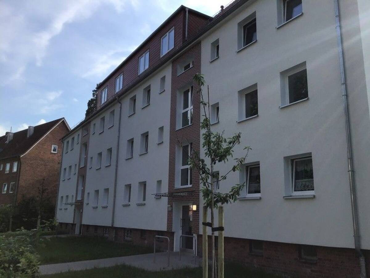 Schöne 3,00-Zimmer-Wohnung mit Balkon in zentraler Lage – 23566 Lübeck – Bild 1 von 7