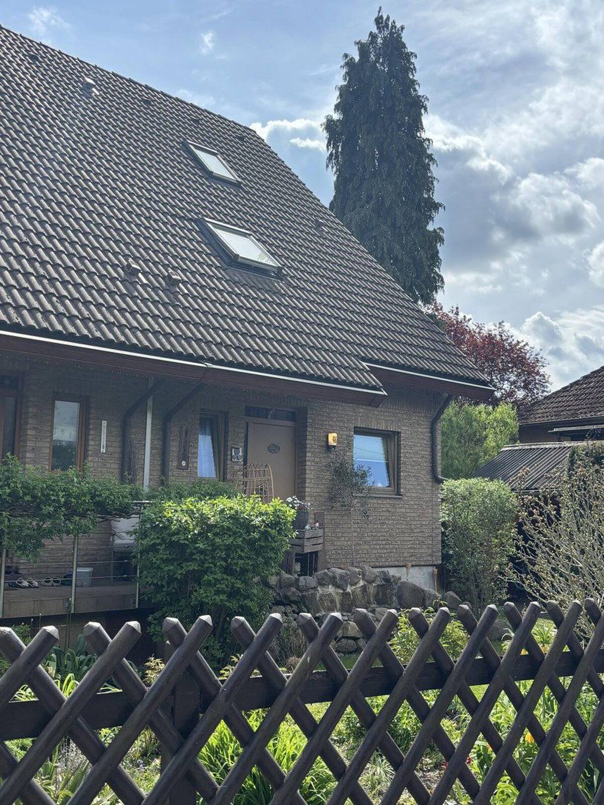 Doppelhaus Hälfte in Berlin Karow mit Einliegerwohnung – 13125 Berlin – Bild 1 von 9
