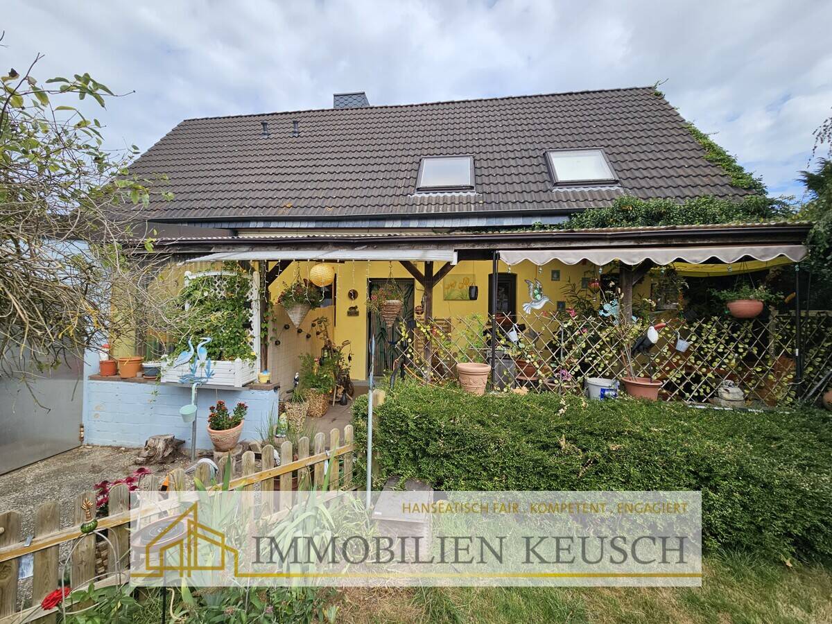 Preis deutlich reduziert ! 2 Fam.-Haus in zentraler Lage mit Garage + Stellplätze - 2 Eingänge – Thedinghausen – Bild 1 von 9
