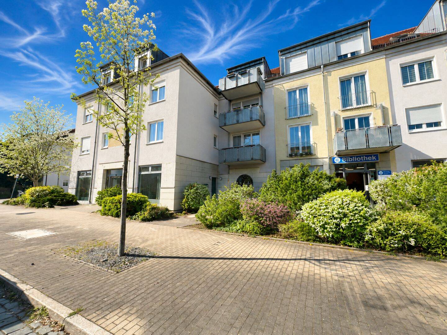 WOHNUNGSPAKET MIT 4 VERMIETETEN EIGENTUMSWOHNUNGEN + TG