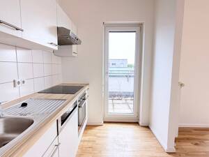 Wohnen ganz oben: 2-Zimmer-Wohnung mit Einbauküche und Dachterrasse – 64295 Darmstadt – Vorschaubild 3