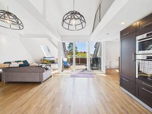 Einzigartiges Wohnerlebnis in Hannover-Ricklingen: Galerie-Traum mit Kamin und Dachterrasse