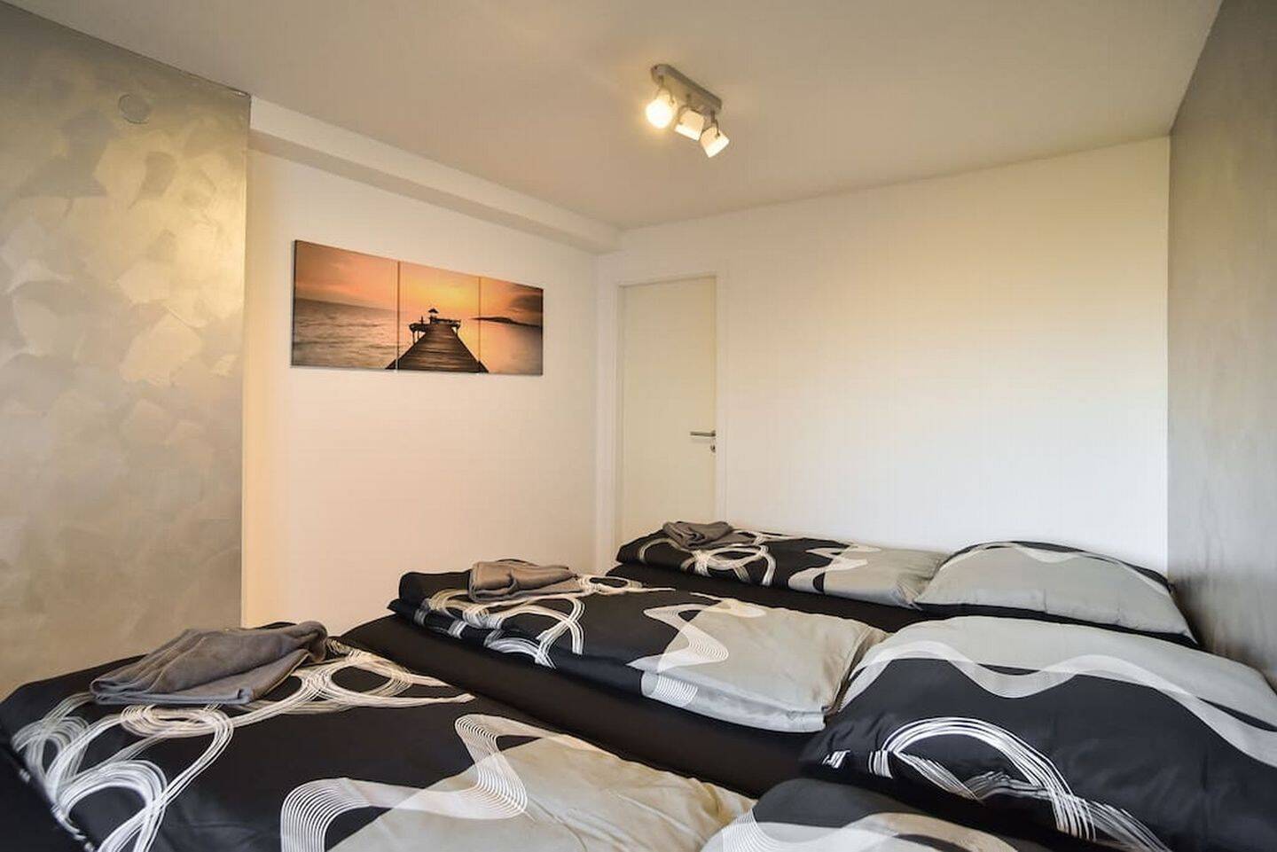 Wohnen auf Zeit - Charmante, voll möblierte 2-Zi-WHG in top Lage mit Balkon – Stuttgart – Vorschaubild 5