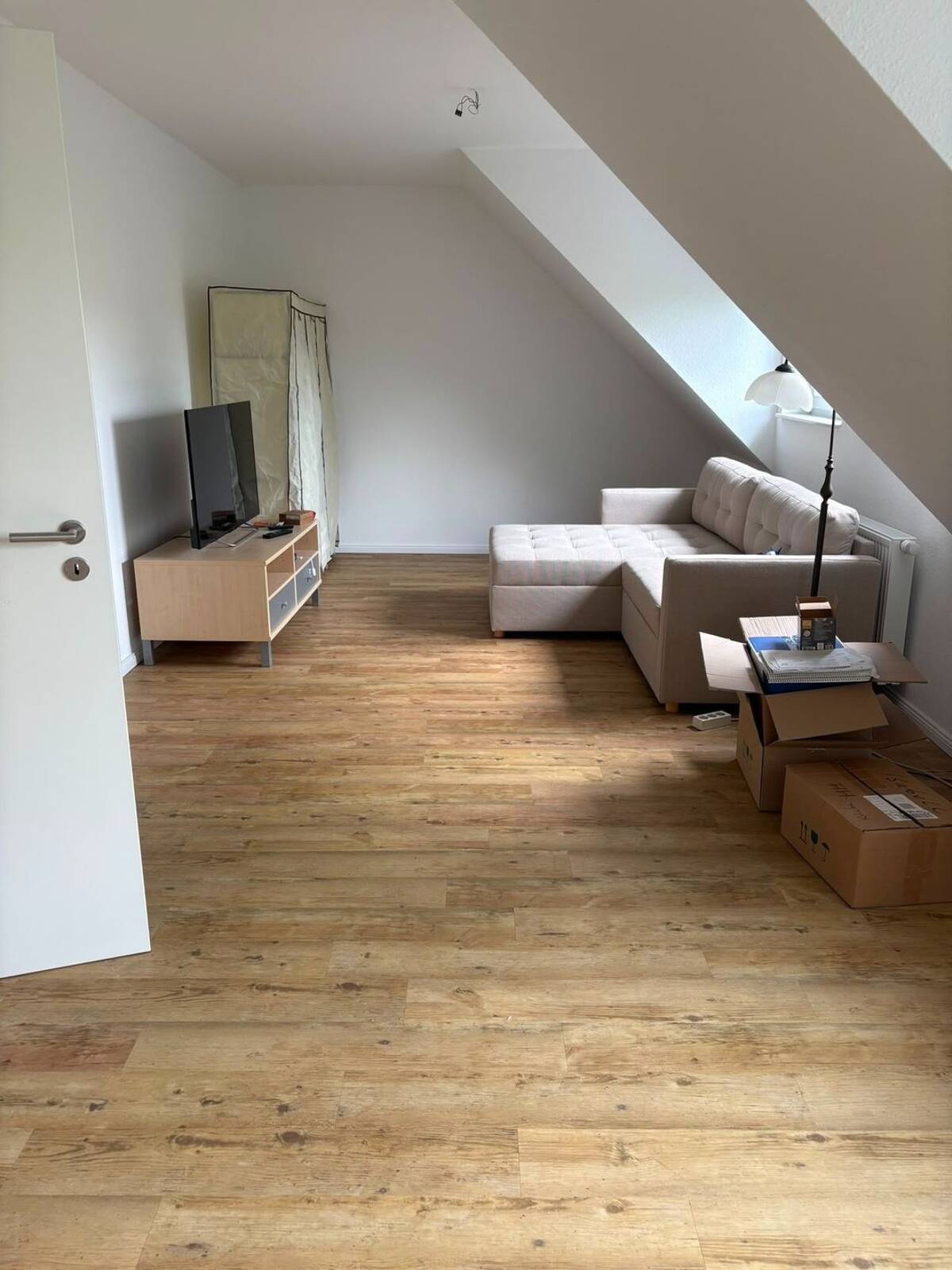 Helle 2-Zimmer-Dachgeschosswohnung in Uninähe – 26129 Oldenburg – Bild 1 von 9