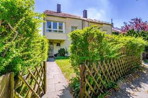 Familienfreundliches Reiheneckhaus mit Garten in München-Perlach – 81737 München – Vorschaubild 1
