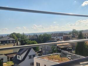 Dachgeschoss mit Blick bis Radebeul, großem Balkon & Einbauküche im Erstbezug