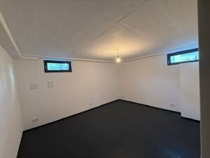 Teilsaniert & bezugsfertig: Tolles Zuhause mit kleiner Terrasse und sep. Büro im Untergeschoss – 50931 Köln – Vorschaubild 6