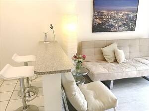 Möblierte 1-Zimmer-Wohnung / Süd- Balkon/ offene EBK / ab sofort/ nur an eine Person(NR) Warmmiete 1.210,00 Euro/Monat inkl. PKW-Stellplatz – 22459 Hamburg – Vorschaubild 4