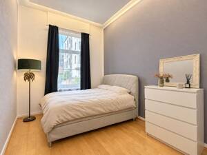 Stilvolle 2-Zimmer-Altbauwohnung in bester Lage im Nordend-West – 60318 Frankfurt am Main – Vorschaubild 3