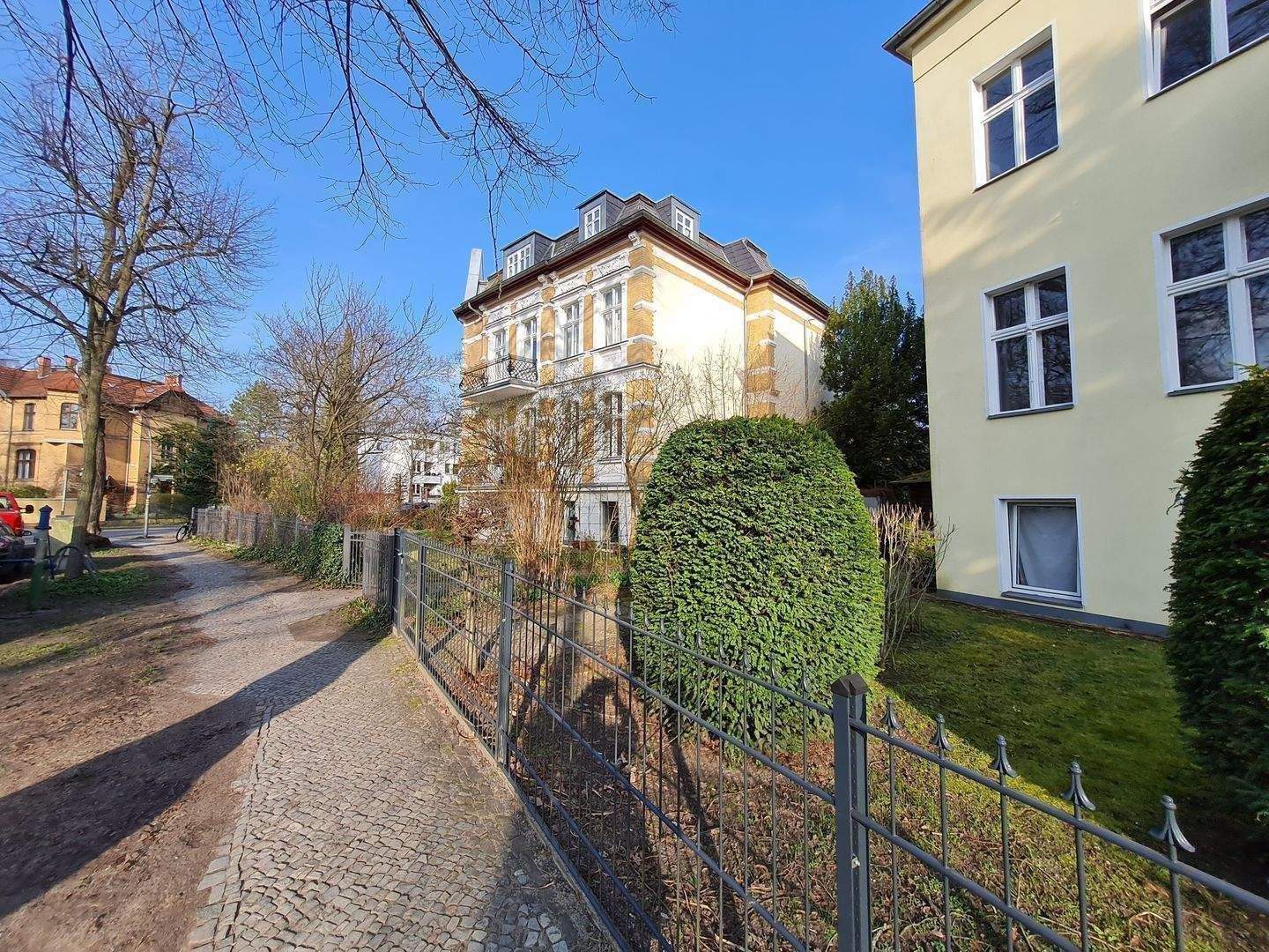 NEUBAU-Wohnung in einer Villa in Lichterfelde West*West-Loggia*Lift*Top Ausstattung – Berlin – Vorschaubild 9