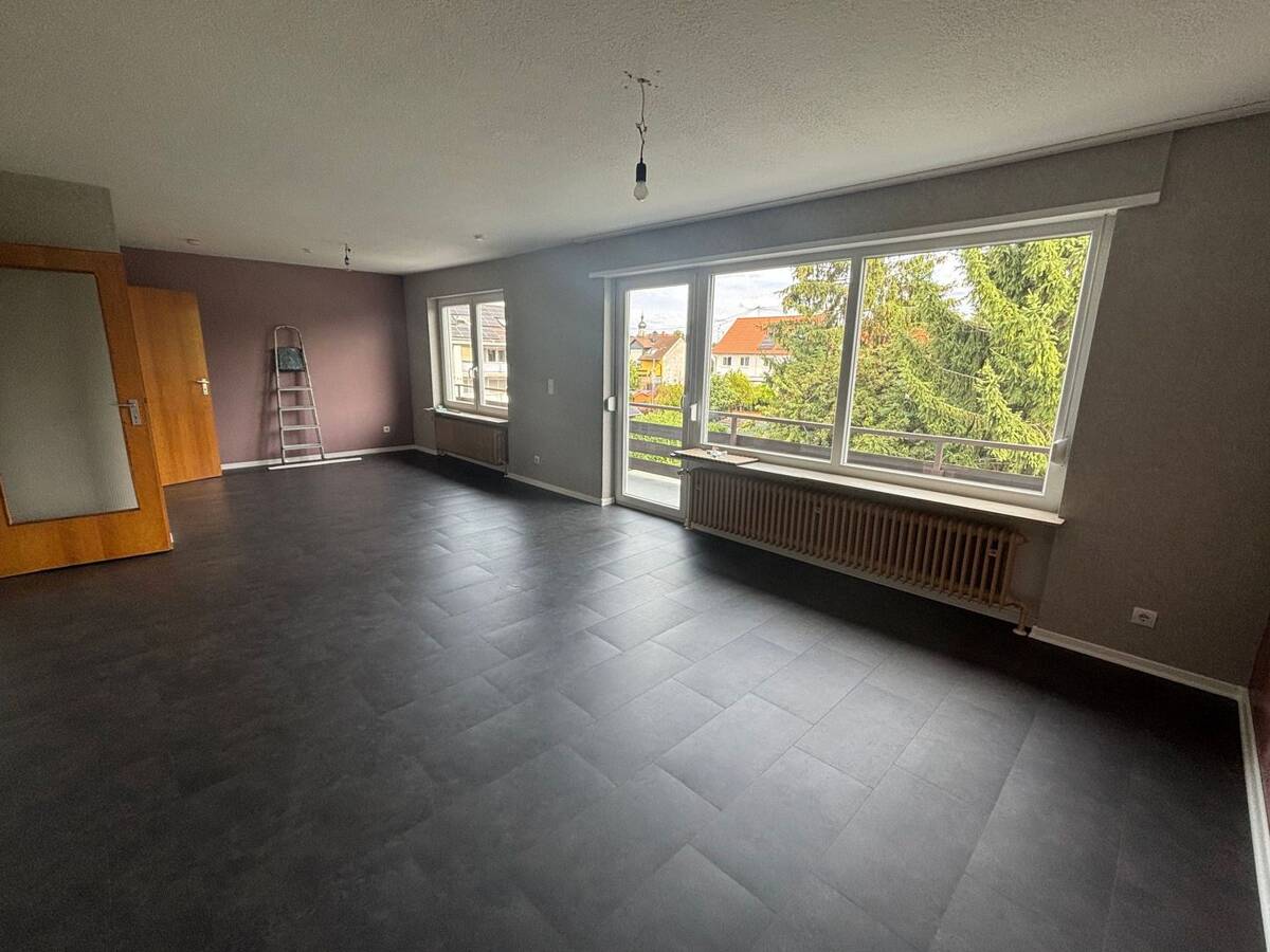 2,5 ZKB Balkon plus neue Einbauküche – 67069 Ludwigshafen am Rhein – Bild 1 von 9