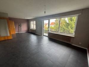 2,5 ZKB Balkon plus neue Einbauküche