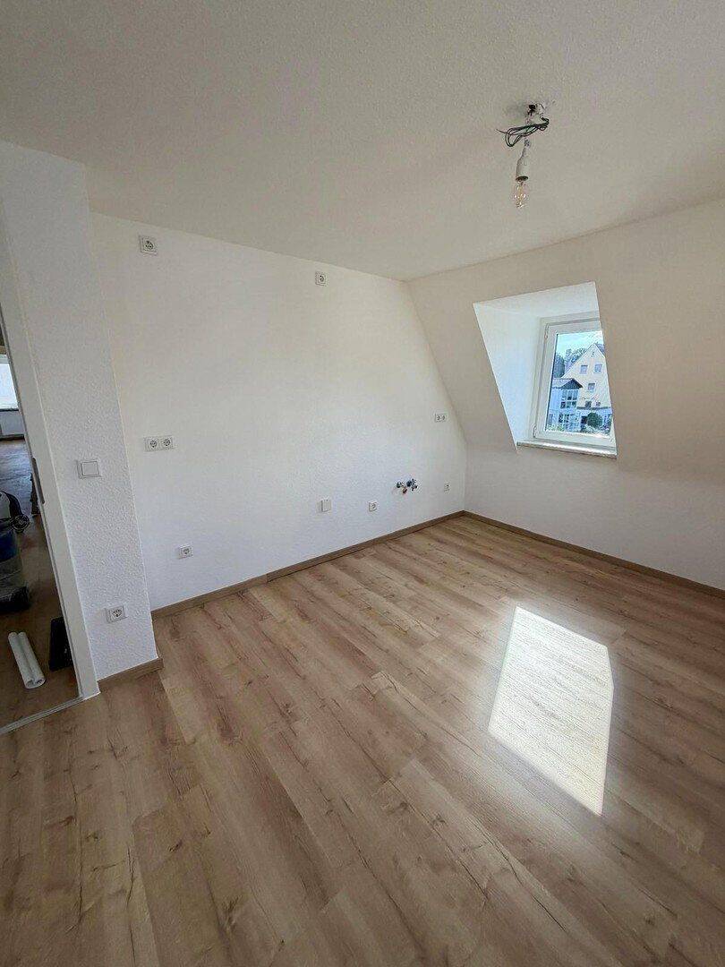 Dachgeschosswohnung in Pleinfeld - Frisch saniert – Pleinfeld – Vorschaubild 3