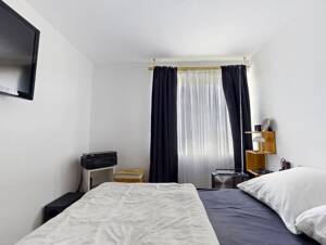 Vermietete 3-Zimmer-Wohnung mit Süd-Balkon, Aufzug und Stellplatz in gefragter Lage von Frankfurt-Oberrad – 60599 Frankfurt am Main – Vorschaubild 3