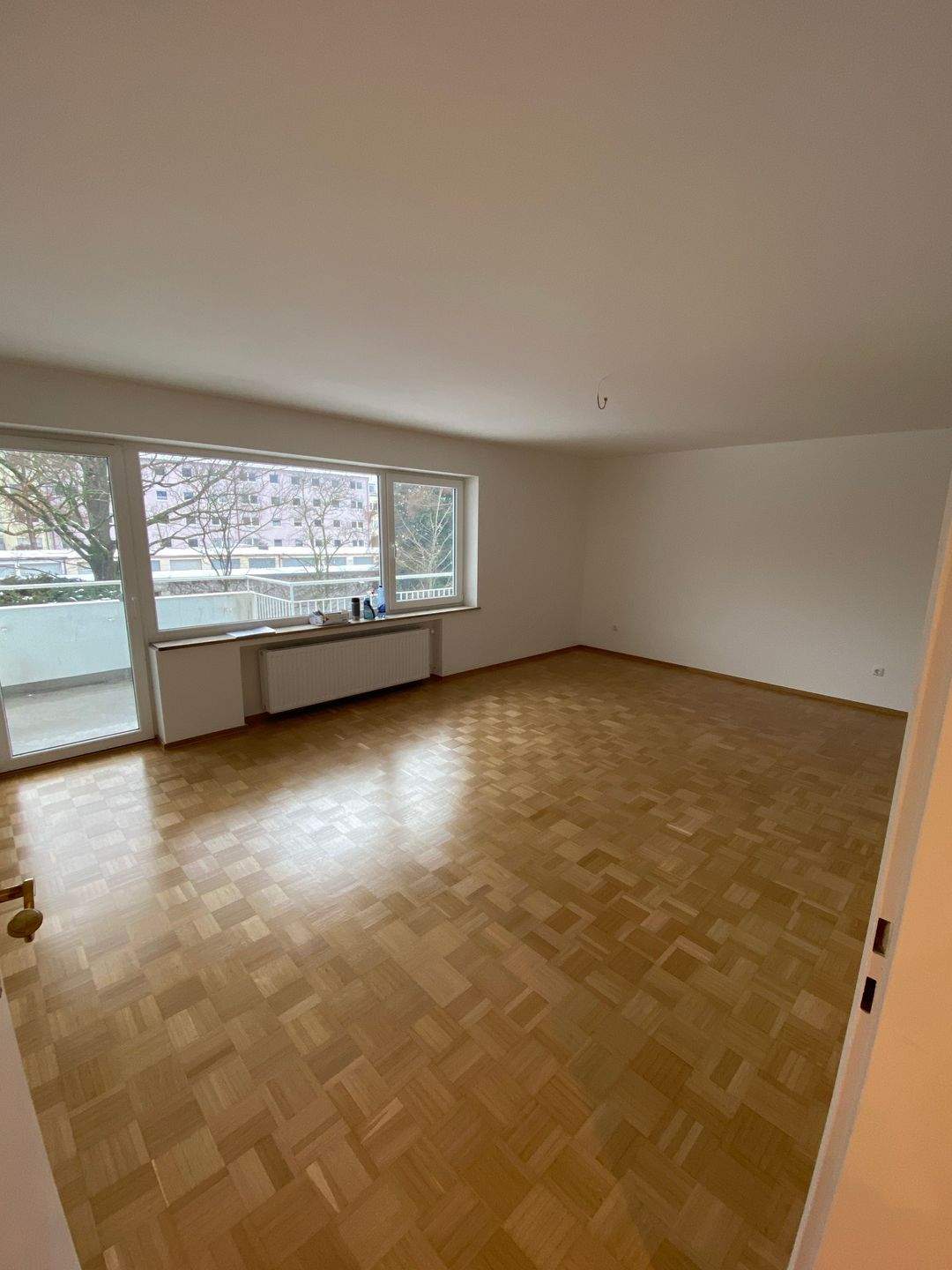 Kernsanierte 3 Zimmerwohnung mit Balkon - Blick ins Grüne