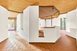 Architektenhaus mit zwei Wohneinheiten, Sauna, großem Grundstück und Waldrandlage zur Modernisierung – 64289 Darmstadt – Vorschaubild 6