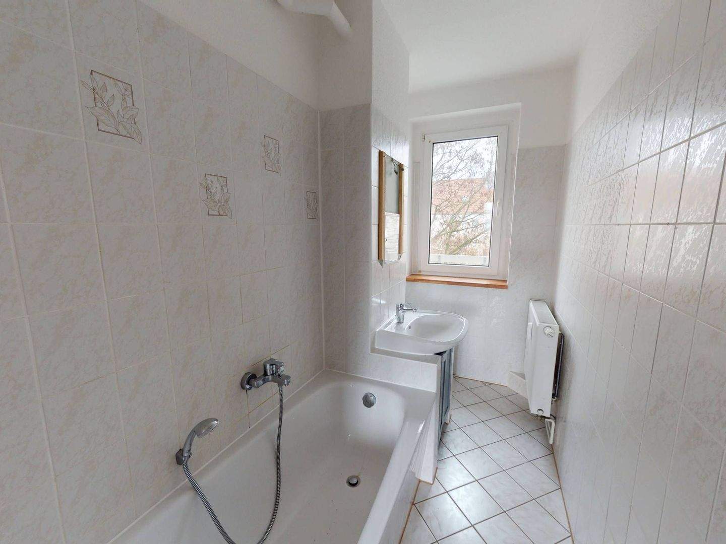 Moderne 3-Zimmer-Wohnung mit Wannenbad und viel Lichteinfall – Wittenberg – Vorschaubild 9