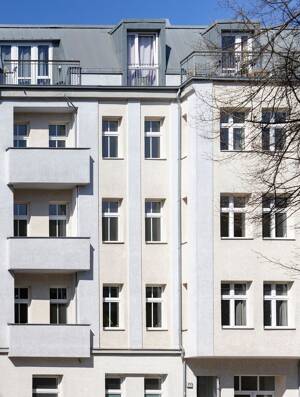 3-Zimmer-Altbauwohnung mit modernisierter Gebäudehülle und viel Wohnkomfort in Pankow! – 13088 Berlin – Vorschaubild 1