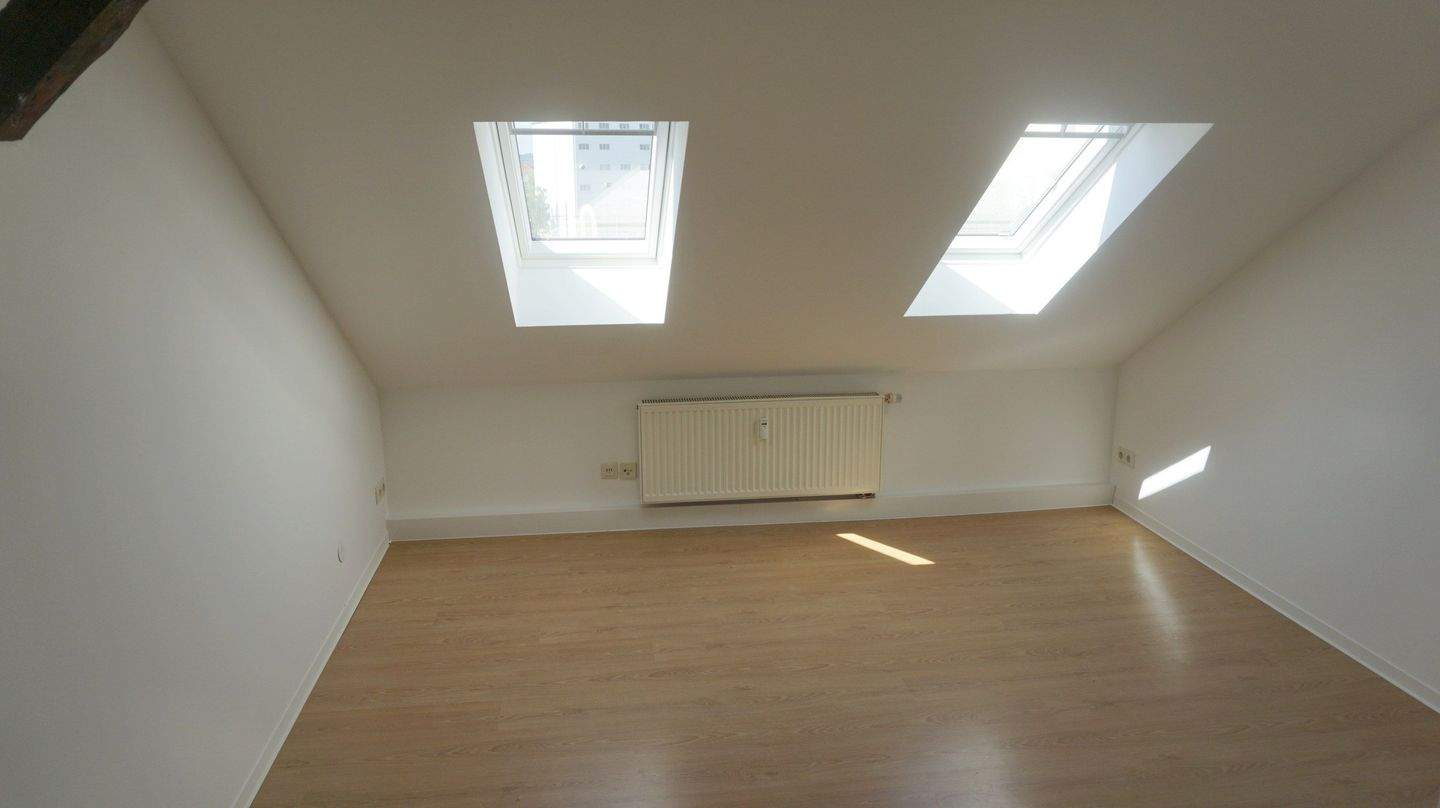 JUNGE PÄRCHEN UND SINGLES AUFGEPASST - Dachgeschoss-Wohnung sucht neue Mieter – Erfurt – Vorschaubild 3