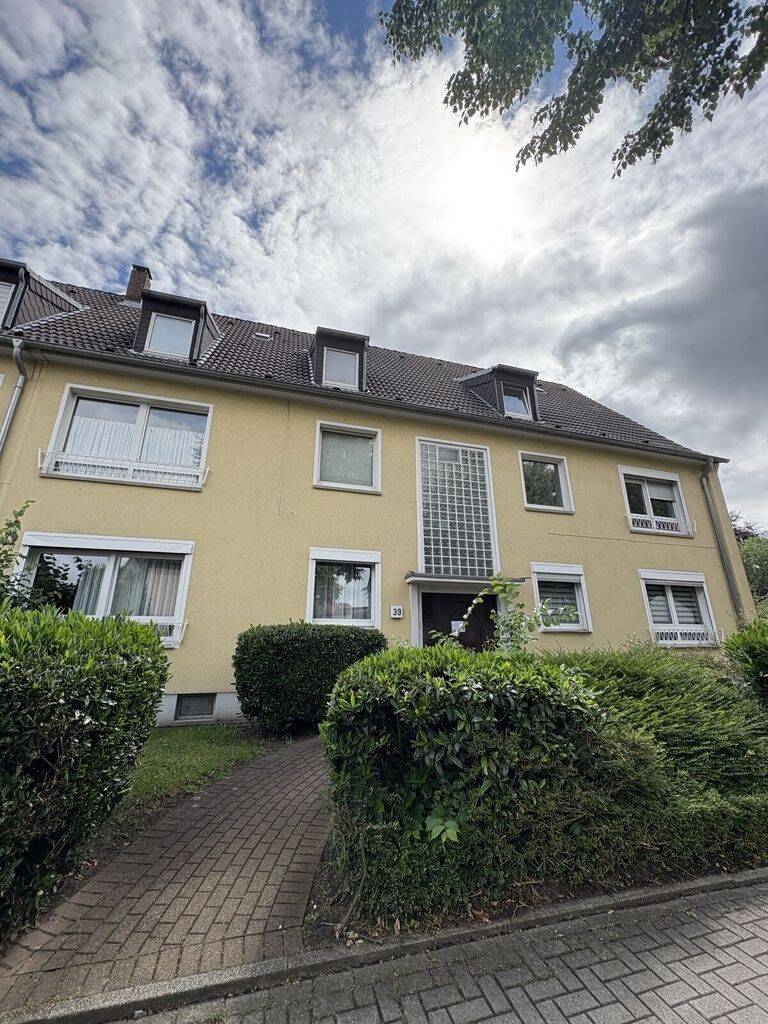 Bei VIVAWEST die Sonnenstrahlen auf dem eigenen Balkon genießen.