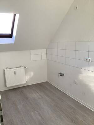 3-Zimmer DG-Wohnung ,jetzt kurzfristig anmieten und eine Grundmiete sparen! – 45359 Essen – Vorschaubild 9
