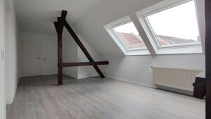 Dachgeschosswohnung mit 4 Zimmern und viel Tageslicht in Erfurt – Arnstädter Straße 21, 99096 Erfurt – Vorschaubild 4