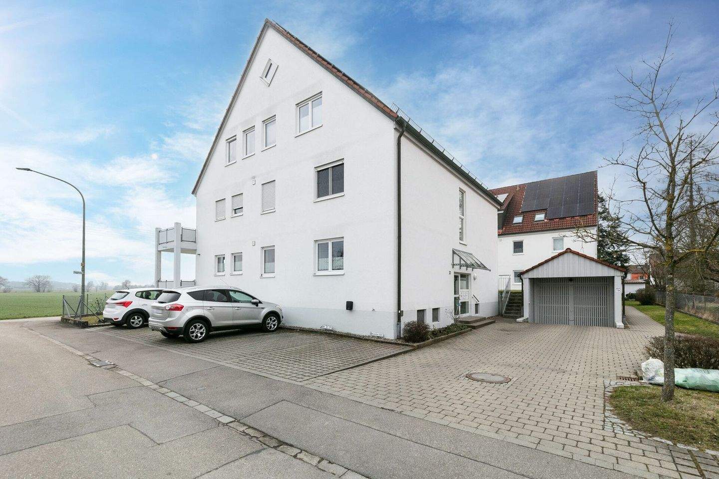 Helle 3-Zimmer-Wohnung im Erdgeschoss mit Balkon und direktem Gartenzugang – Neu-Ulm – Vorschaubild 2