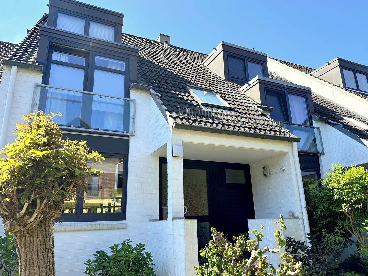 TOP! Idyllisches Wohnen im Alstertal! Großzügiges, sehr gepflegtes, preisgekröntes Mittelreihenhaus mit schönem Garten und Garage in Hummelbüttel.