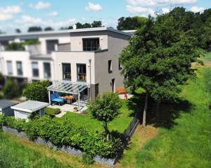 Oberneuland: Neuwertiges Reiheneckhaus mit Grünblick, Dachterrasse - provisionsfrei – 28355 Bremen – Vorschaubild 8