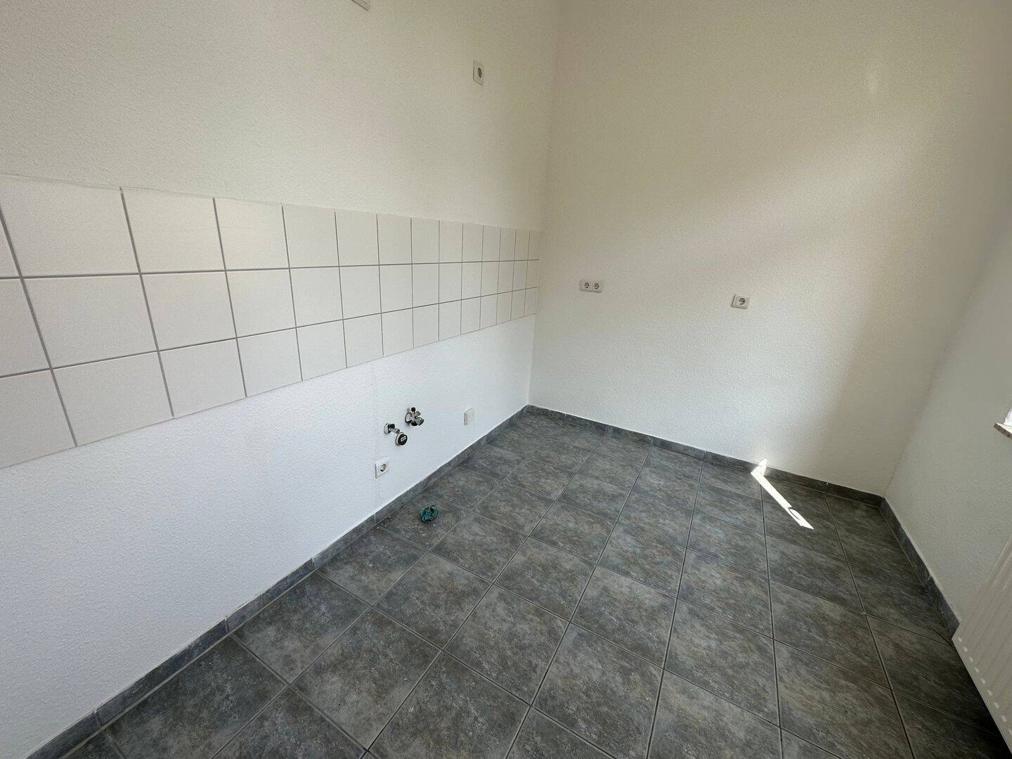 Klein aber fein / 1. OG Laminat / Bad mit Dusche ! – Chemnitz – Vorschaubild 4