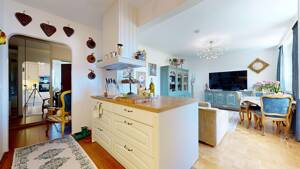 Stilvolle 3-Zimmer-Wohnung mit durchdachtem Grundriss, Balkon und Tiefgaragenstellplatz – 81735 München – Vorschaubild 3