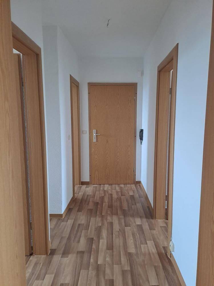 Renovierte 3-Raum Wohnung in ruhiger Lage! – Bitterfeld-Wolfen – Vorschaubild 2
