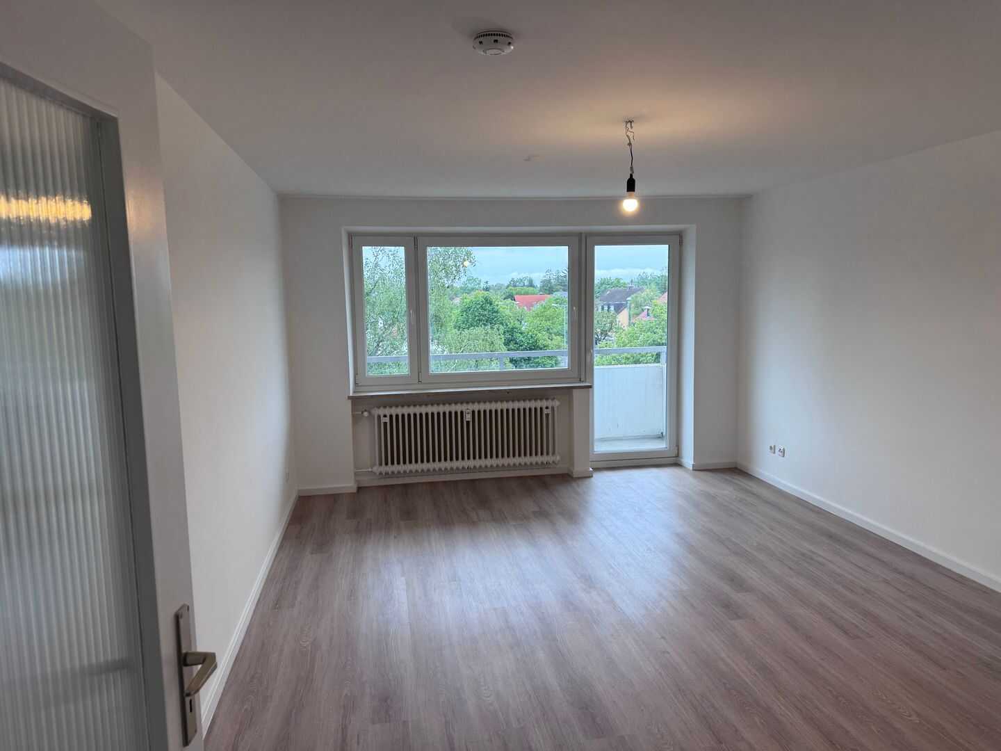 Sonnige 2-Zi.-Wohnung mit Balkon und Aufzug in München-Trudering – München – Vorschaubild 5