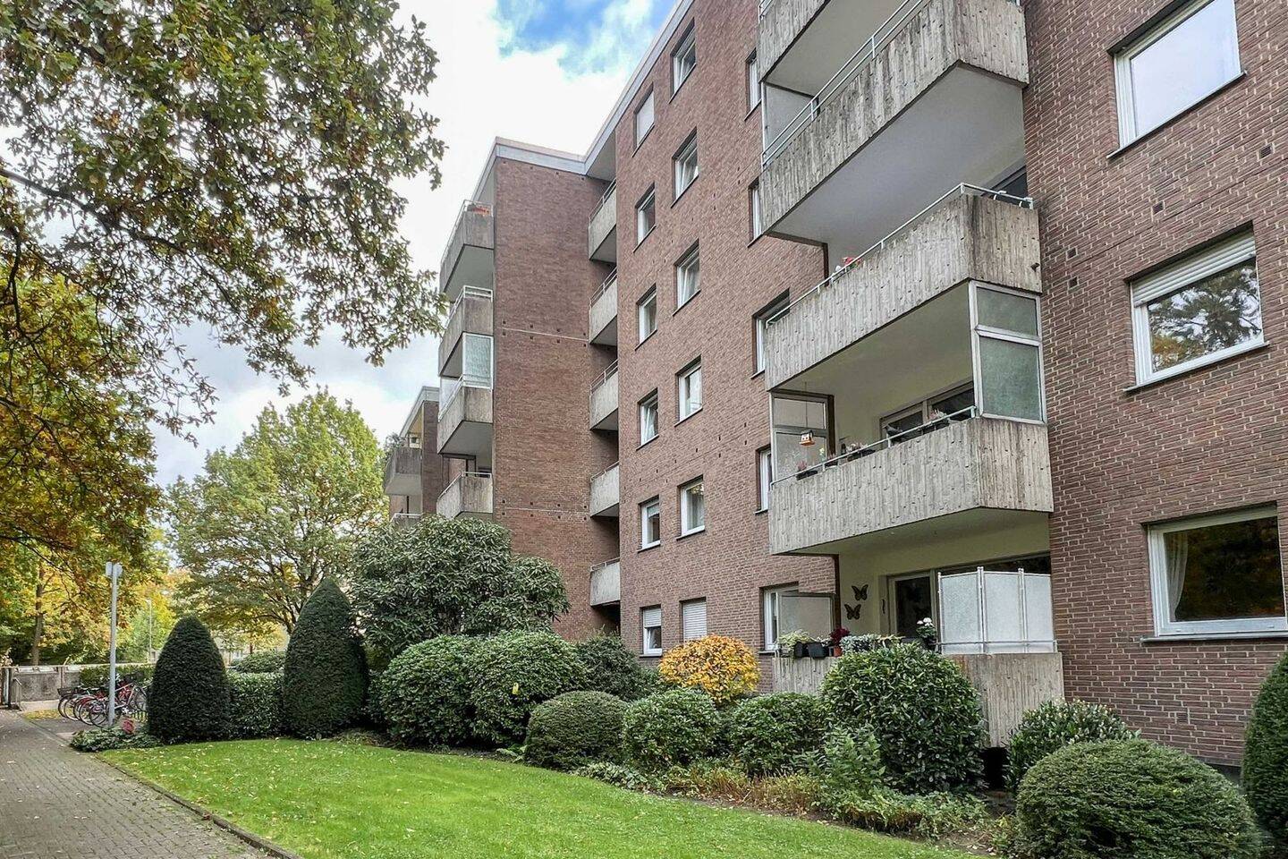 Großzügige 3-Zimmer-Eigentumswohnung mit Sonnenbalkon und Stellplatz in Osnabrück-Sutthausen – Osnabrück – Bild 1 von 9