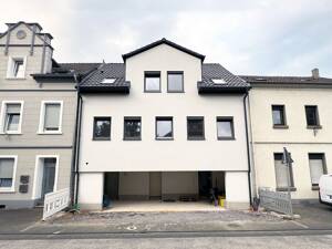 Wohnen wie im Einfamilienhaus – in Rheinnähe mit 2 Dachterrassen und Siebengebirgsblick – 53639 Königswinter – Vorschaubild 1