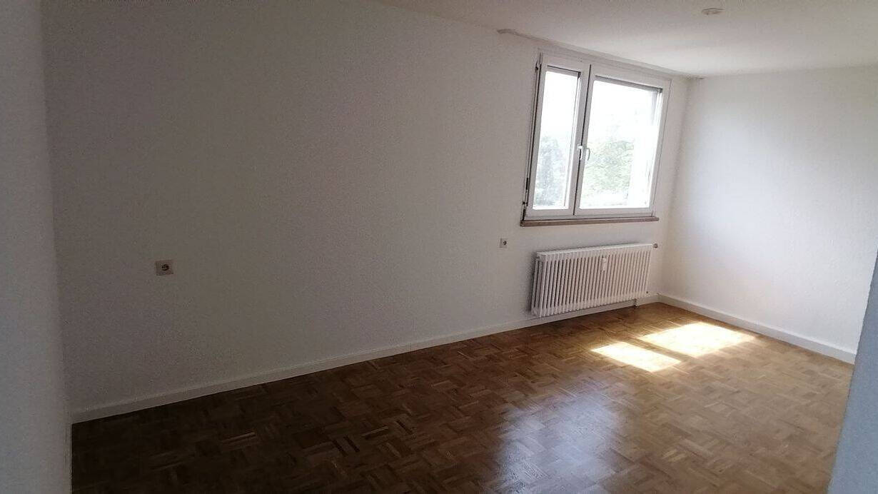 Ihr neues Zuhause | 5 Zimmer | Einbauküche | Balkon/Loggia [18m²]| Zwei Bäder & separates Gäste WC | Stuttgart Asemwald – Stuttgart – Vorschaubild 6