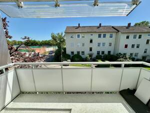 Einziehen und wohlfühlen: Helle und gepflegte Wohnung mit Balkon und neuer Ausstattung – 65187 Wiesbaden – Vorschaubild 4