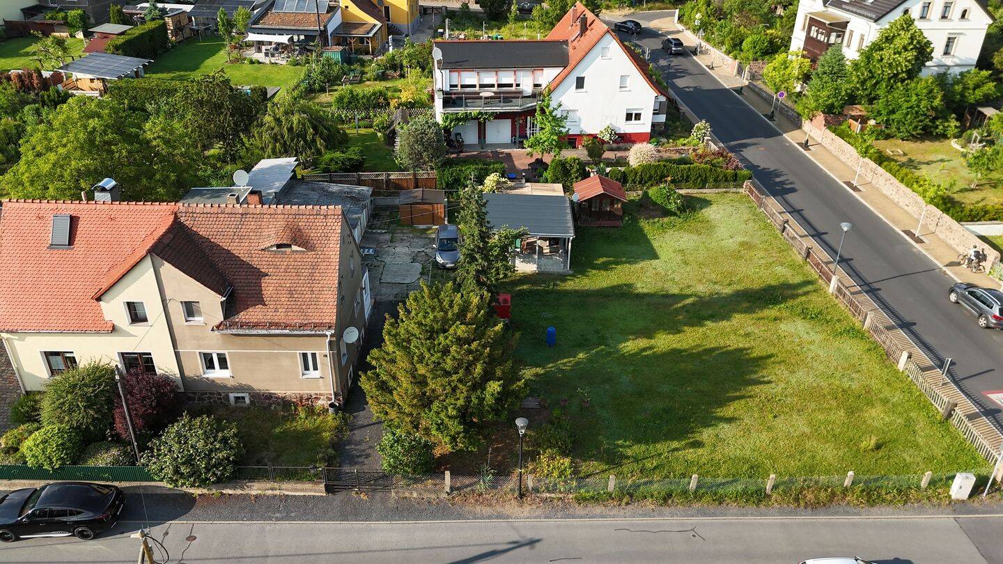 Verwirklichen Sie sich Ihren Traum in Radebeul - Doppelhaushälfte mit eigenem Garten