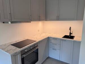 Berlin-Nikolassee: Sanierte 42 qm Wohnung mit Küche, renoviertem Bad und großem Balkon im Grünen – 14129 Berlin – Vorschaubild 2