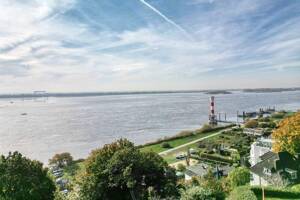 EINMALIG: SANIERTE TRAUM-VILLA, ATEMBERAUBENDER WEITBLICK, ERSTE WASSERLINIE, BESTLAGE BAURS PARK !! – 22587 Hamburg – Vorschaubild 3