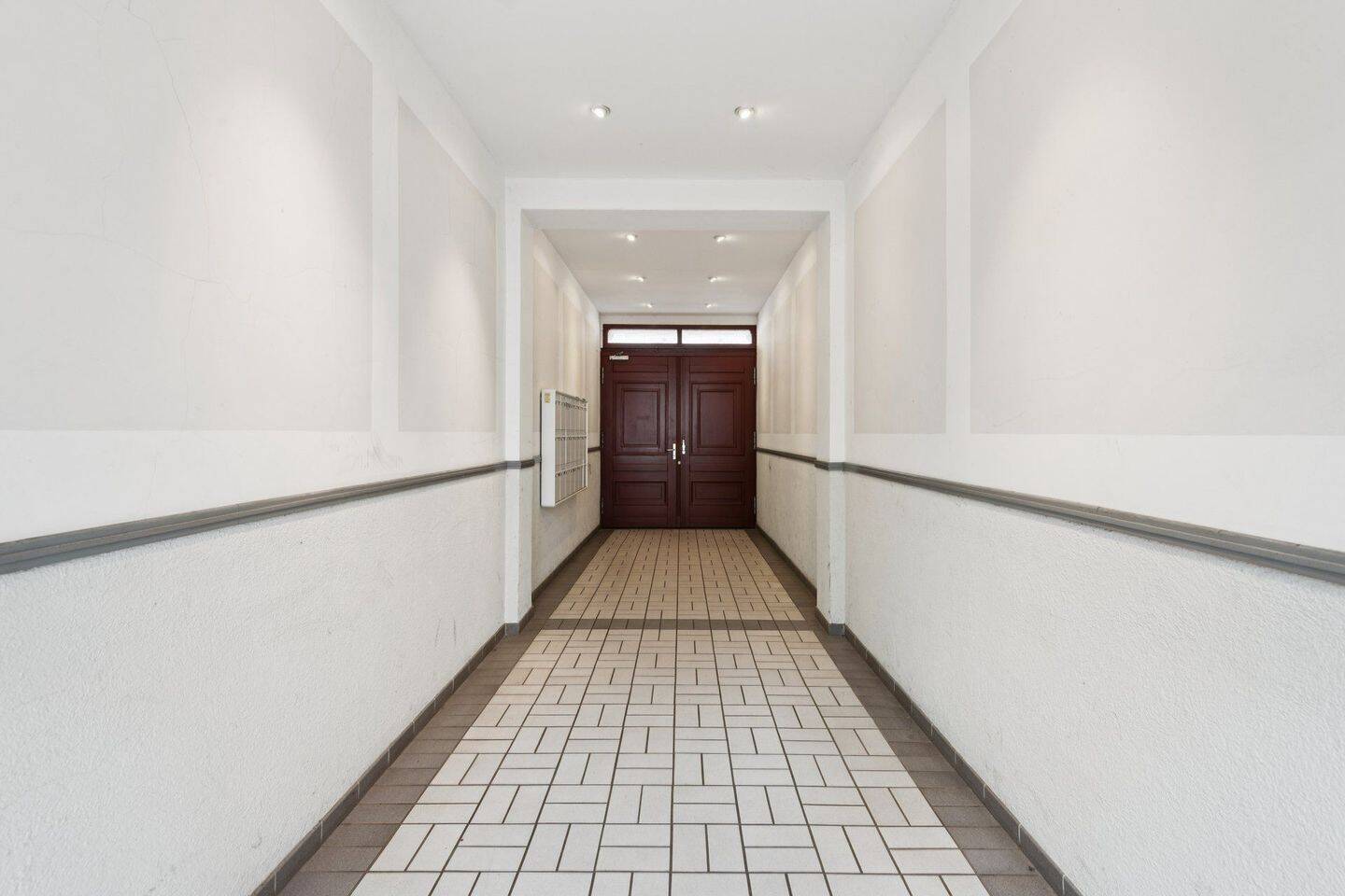 Attraktive, frisch renovierte 2-Zimmer-Wohnung mit moderner Einbauküche – Berlin – Vorschaubild 8