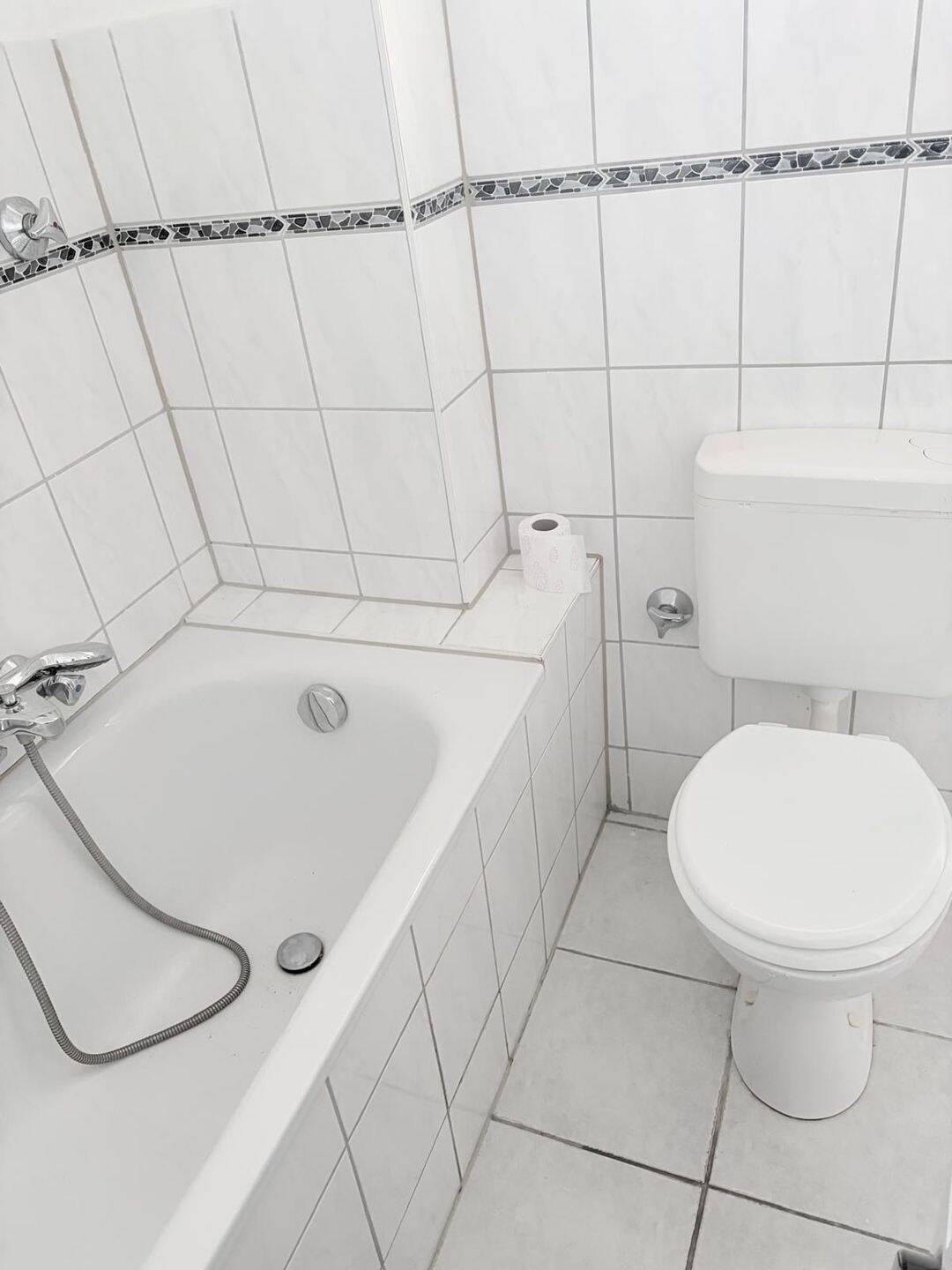Helle 1 Zimmer-Wohnung mit Aufzug in Nürnberg – Nürnberg – Vorschaubild 7