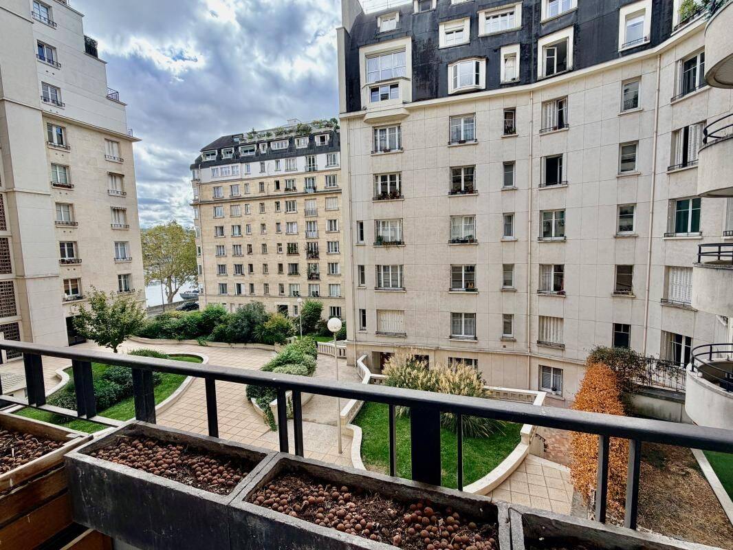 Appartement 3 pièces 75 m² · à Paris 16ème Arrondissement · 75 m² · 2 495 €/mois
